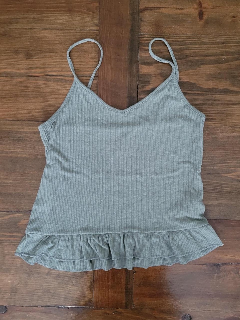 Ribbed Ruffle-Hem Cami Tank Top - Gray